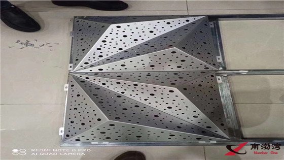 afd940db902d43de44cee4c43c272b07_2-21020QR319448.jpg